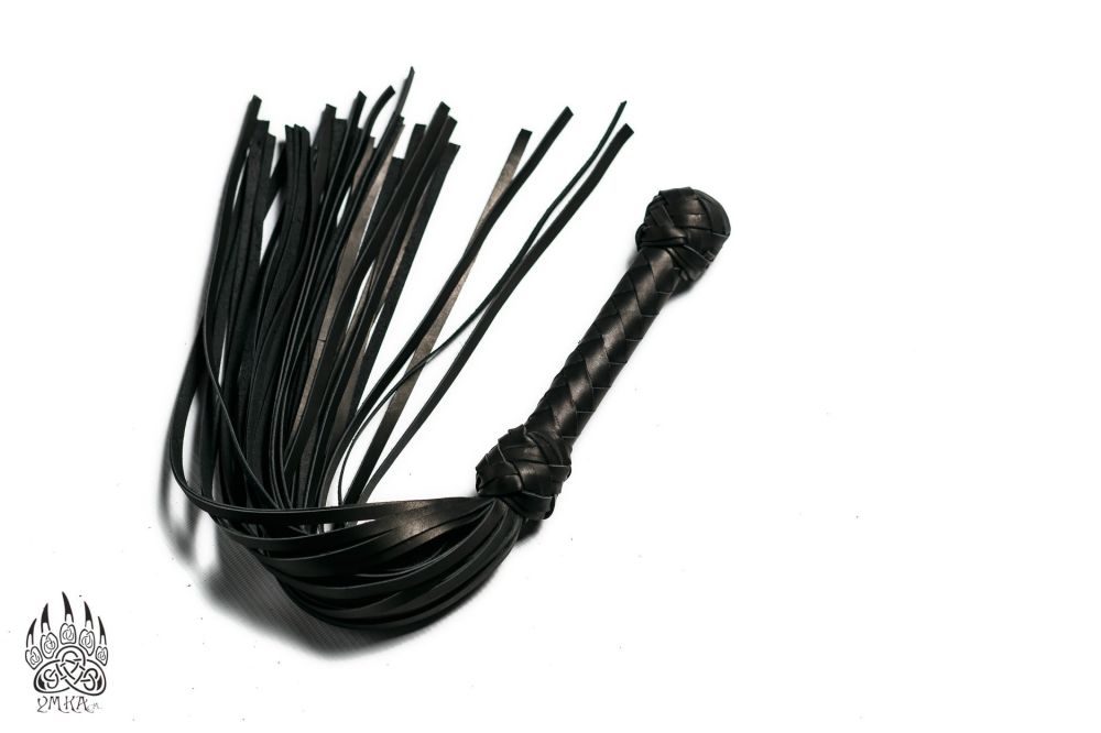 фото Маленький батіг з натуральної шкіри