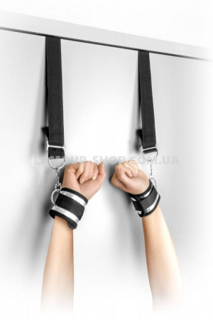 фото Фиксатор для рук на двери Fetish Tentation Door swing handcuffs